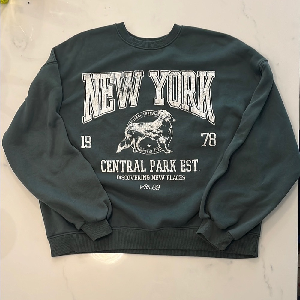Bershka Green Crewneck Sweater New York Style